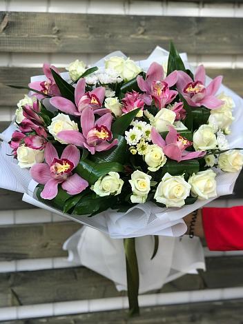 Букет цветов из: Розы и Хризантемы в Красково