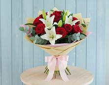 Букет цветов из:  Лилии и Розы в Красково