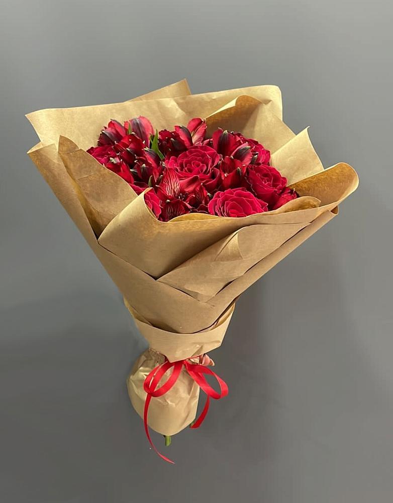 Букет цветов из: Альстромерии и Розы в Красково