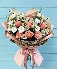 Букет цветов из:  Розы, Альстромерии и Лизиантусы в Красково