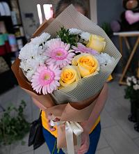 Букет цветов из:  Герберы, Розы и Хризантемы в Красково