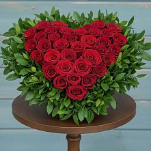 Цветочная композиция из Розы в виде сердца в Красково