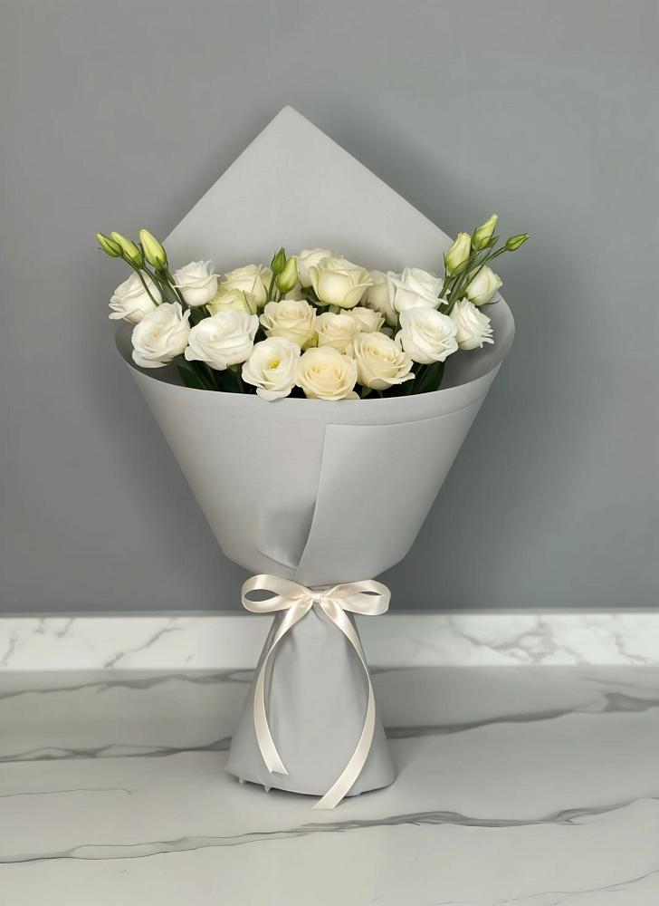 Букет цветов из: Розы и Лизиантусы в Красково