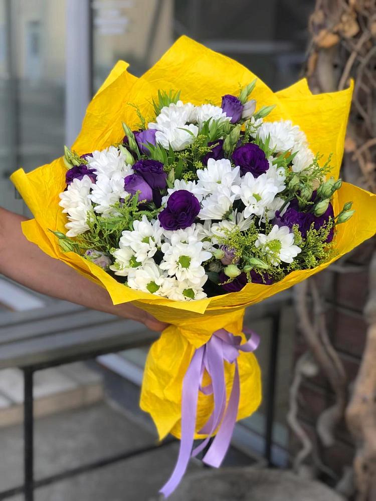 Букет цветов из: Ирисы, Хризантемы и Ромашки в Красково
