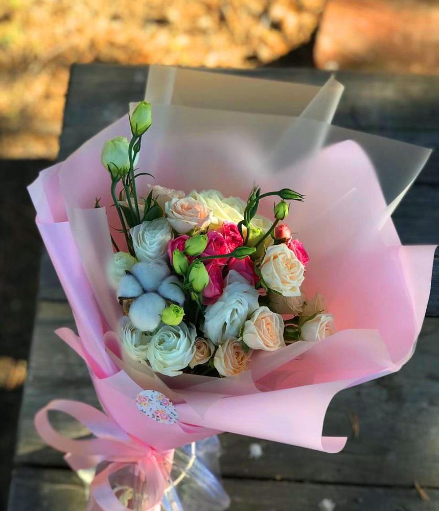 Букет цветов из: Розы и Лизиантусы в Красково