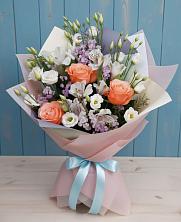 Букет цветов из:  Лизиантусы, Розы, Альстромерии и Гипсофила в Красково