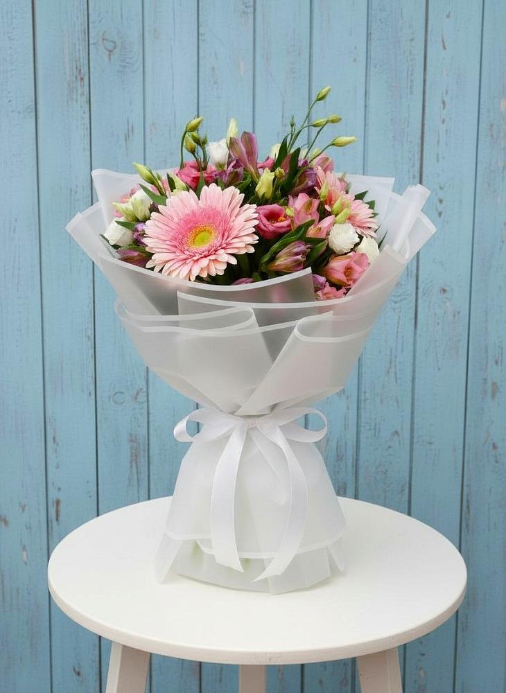 Букет цветов из: Герберы, Альстромерии и Лизиантусы в Красково