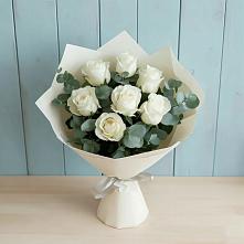 Букет Белые розы в Эвкалипте в Красково