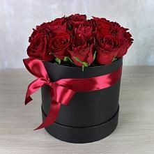 Цветочная композиция из Розы в шляпной коробке в Красково