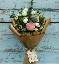 Букет цветов из:  Розы и Лизиантусы в Красково