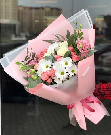 Букет цветов из: Розы, Лизиантусы и Хризантемы в Красково