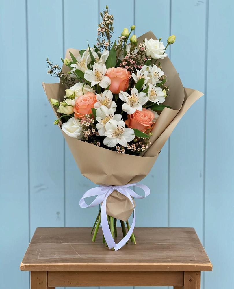Букет цветов из: Альстромерии, Лизиантусы, Розы и Хризантемы в Красково