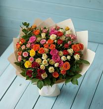 Букет Микс из разноцветных кустовых роз в Красково