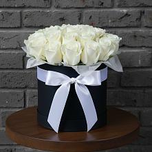 Цветочная композиция из Розы в шляпной коробке в Красково