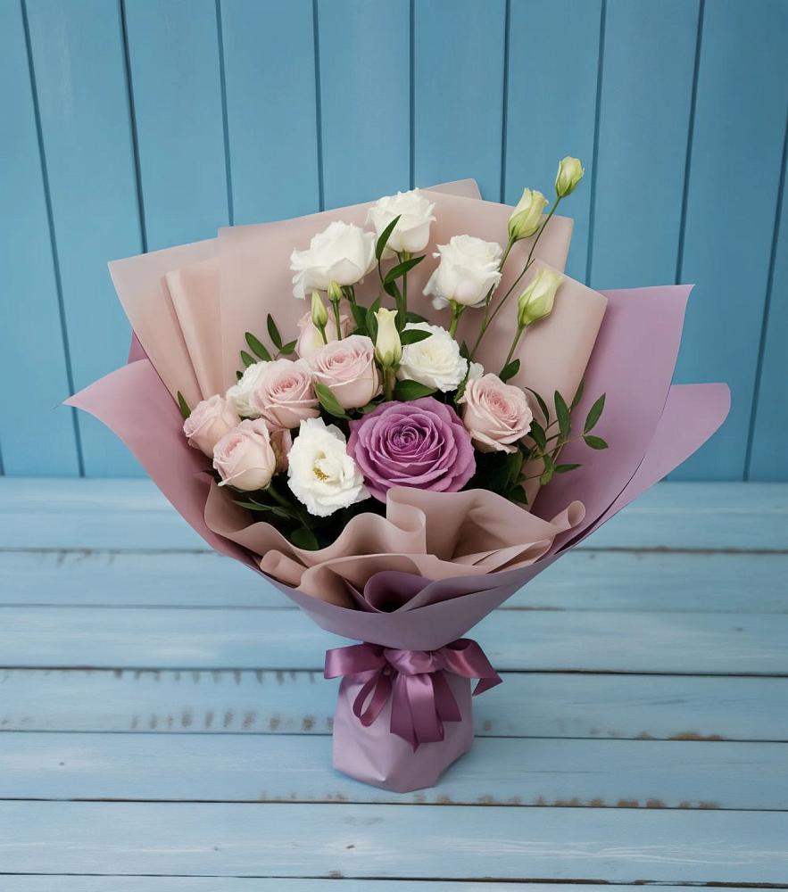 Букет цветов из: Розы и Лизиантусы в Красково